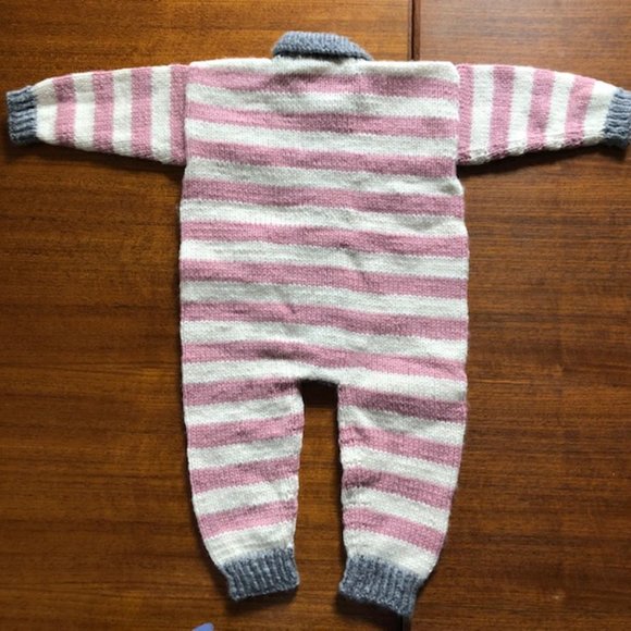 Hand Knit Little Jail Birdie Onesie -brand new - Picture 3 of 5